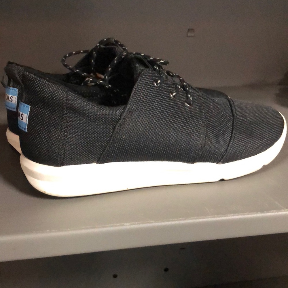 TOMS | tennis shoes